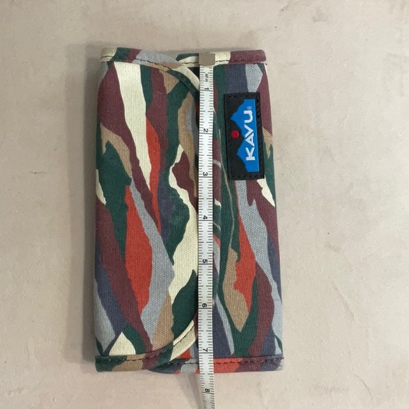 Kavu Tan Rope Bag with Wallet - Picture 10 of 10